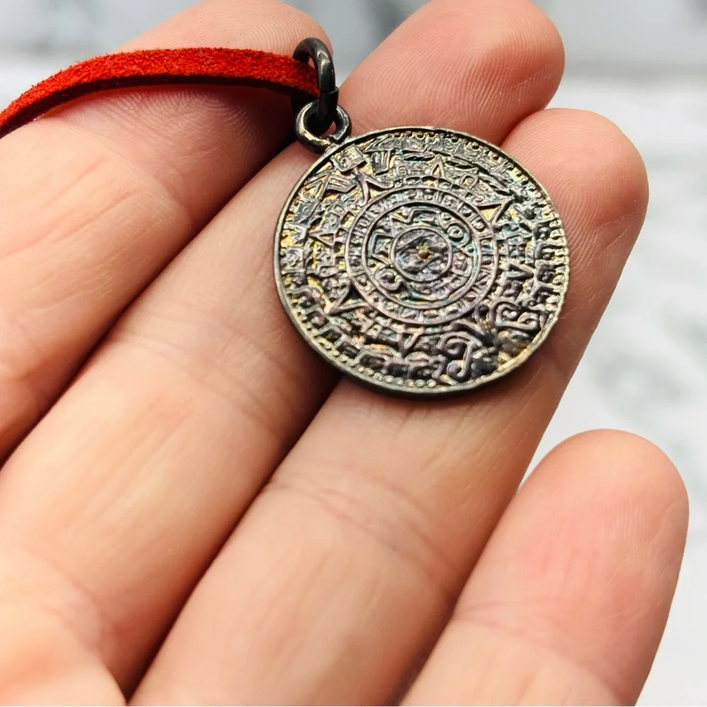 Mexico MC 177 Mayan Aztec Sun Calendar Coin Silver 925 Pendant Leather Chain
